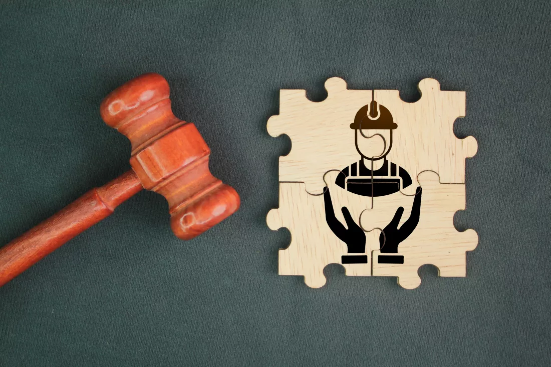 lawyers-hammer-wooden-puzzle-with-laboratory-icon-labor-law-concept